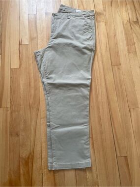 Gap cotton girlfriend light brown khaki pants, size 18